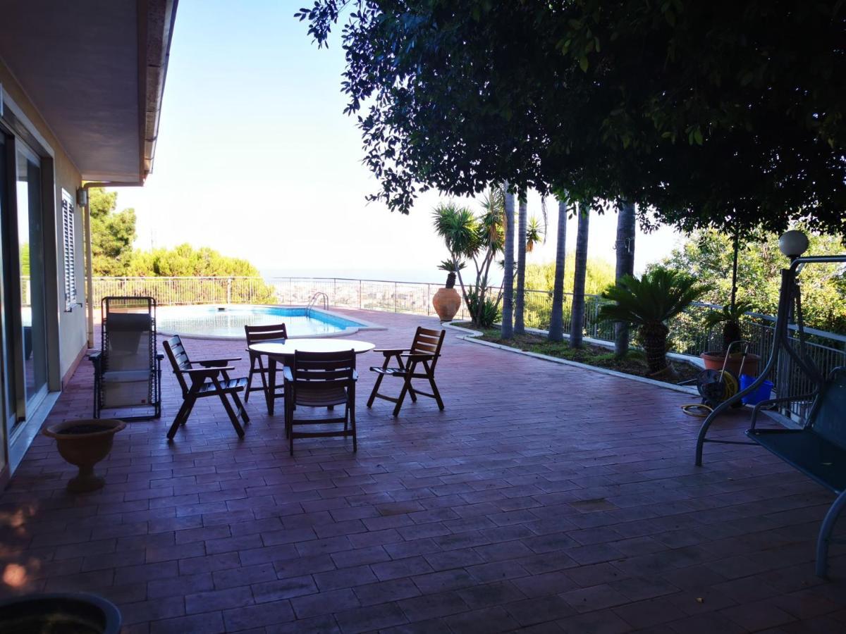 Holiday Flower Villa Panoramica Sul Golfo Di Catania مستربيانكو المظهر الخارجي الصورة