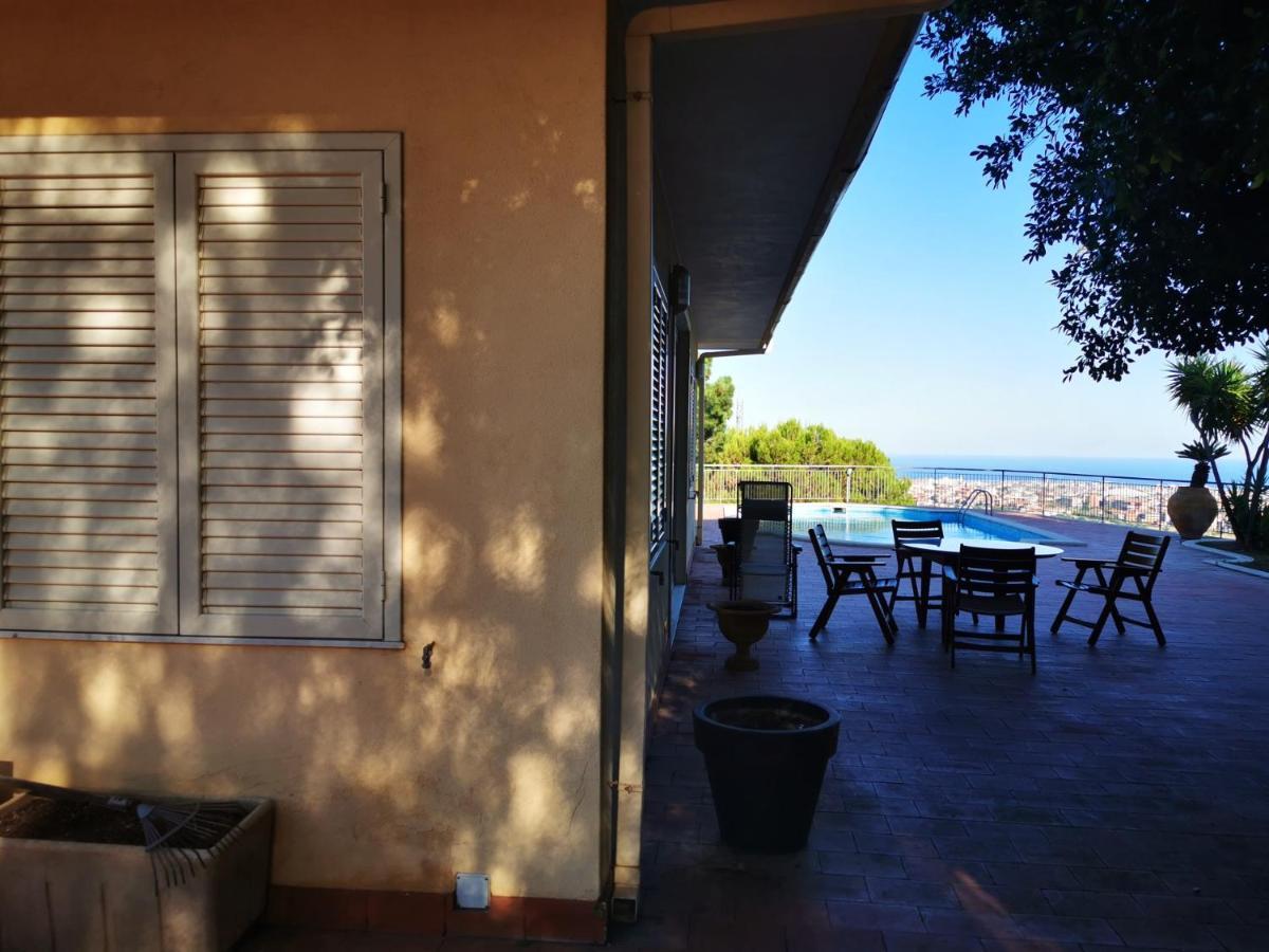 Holiday Flower Villa Panoramica Sul Golfo Di Catania مستربيانكو المظهر الخارجي الصورة