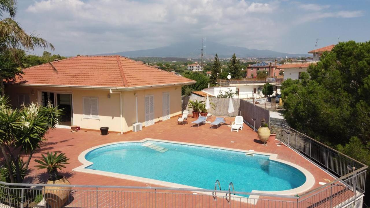 Holiday Flower Villa Panoramica Sul Golfo Di Catania مستربيانكو المظهر الخارجي الصورة