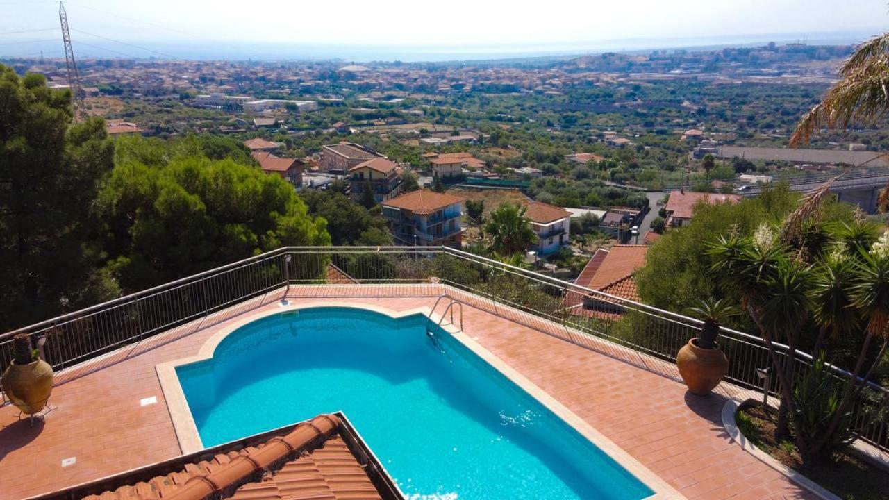 Holiday Flower Villa Panoramica Sul Golfo Di Catania مستربيانكو المظهر الخارجي الصورة