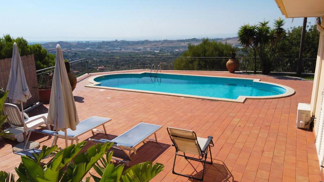 Holiday Flower Villa Panoramica Sul Golfo Di Catania مستربيانكو المظهر الخارجي الصورة