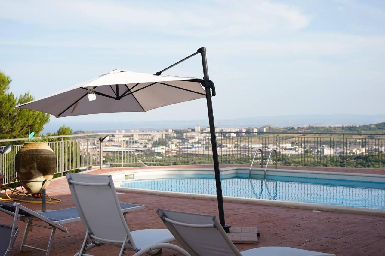 Holiday Flower Villa Panoramica Sul Golfo Di Catania مستربيانكو المظهر الخارجي الصورة