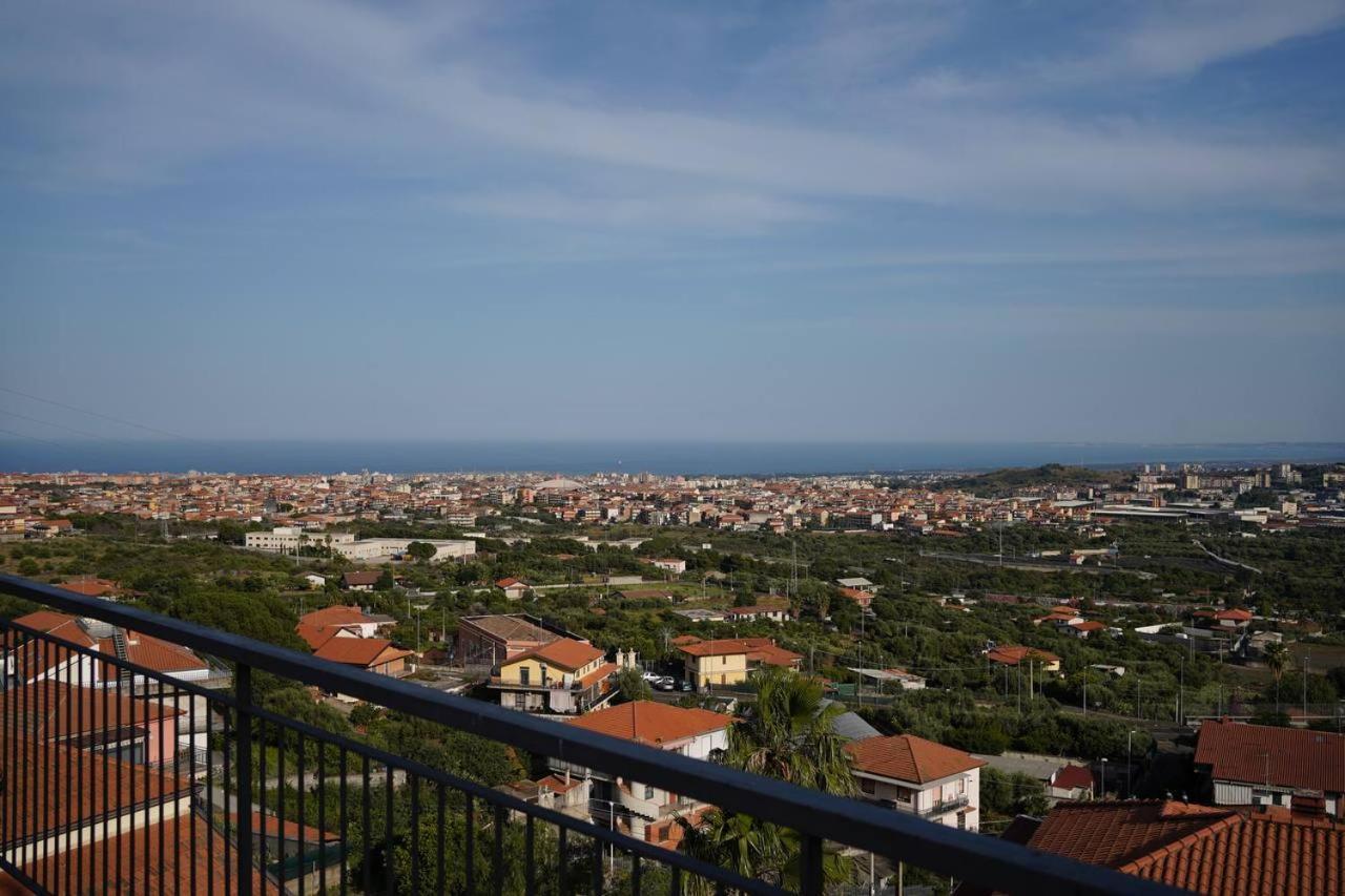 Holiday Flower Villa Panoramica Sul Golfo Di Catania مستربيانكو المظهر الخارجي الصورة