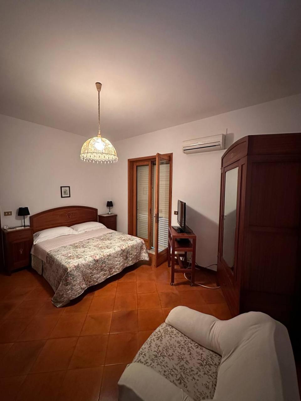 Holiday Flower Villa Panoramica Sul Golfo Di Catania مستربيانكو المظهر الخارجي الصورة